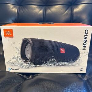 JBL Charge 4 Bluetooth Speaker - Black